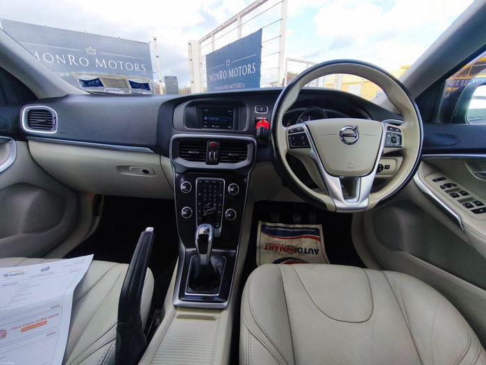 Volvo V40 2018