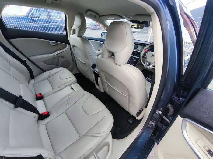 Volvo V40 2018