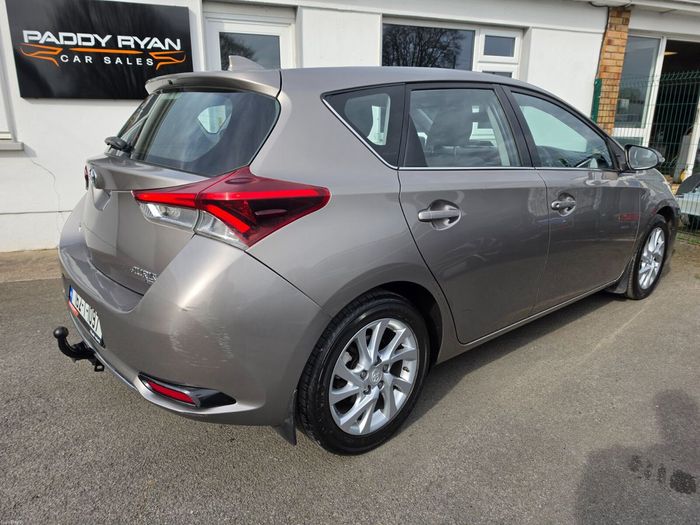 Toyota Auris 2016