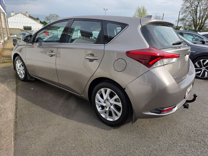 Toyota Auris 2016