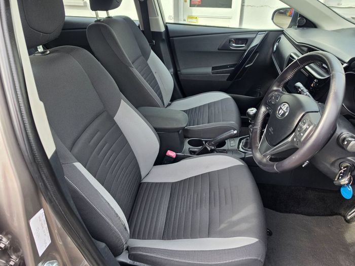 Toyota Auris 2016