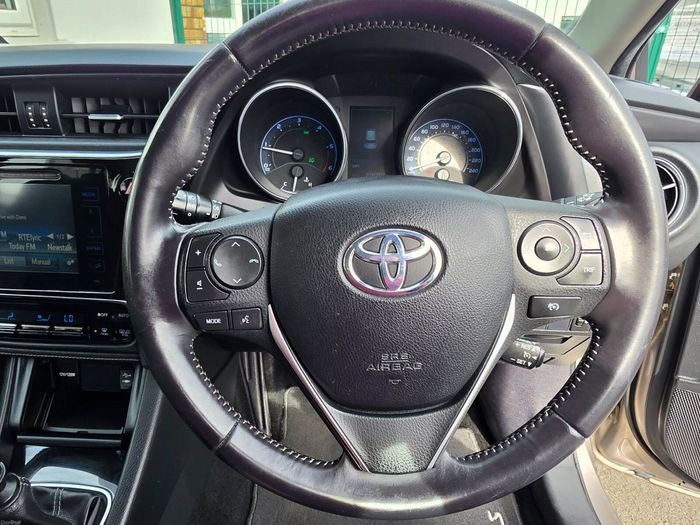 Toyota Auris 2016