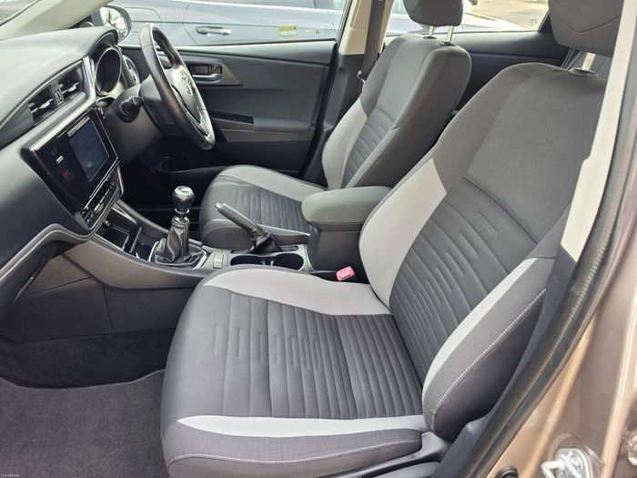 Toyota Auris 2016