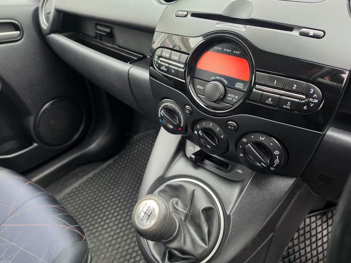 Mazda 2 2014