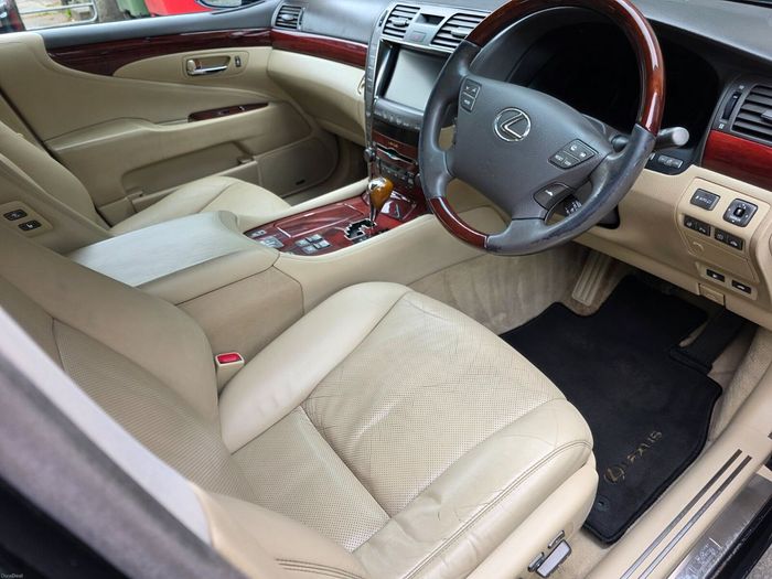 Lexus LS 2008