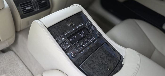 Lexus LS 2008