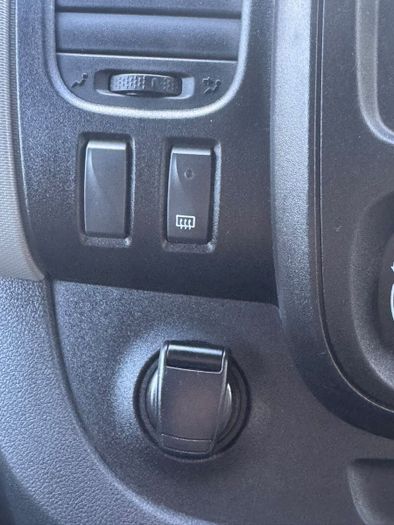 Nissan NV300 2018