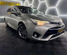 Toyota Avensis 2015