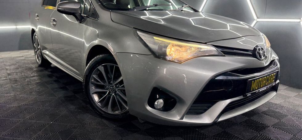 Toyota Avensis 2015