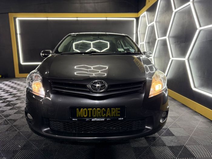 Toyota Auris 2011