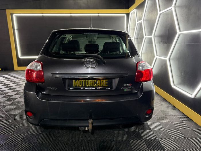 Toyota Auris 2011