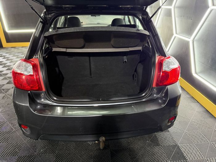 Toyota Auris 2011