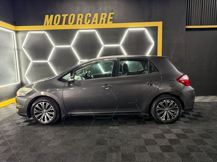 Toyota Auris 2011