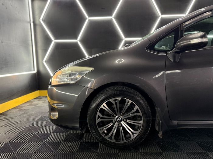 Toyota Auris 2011