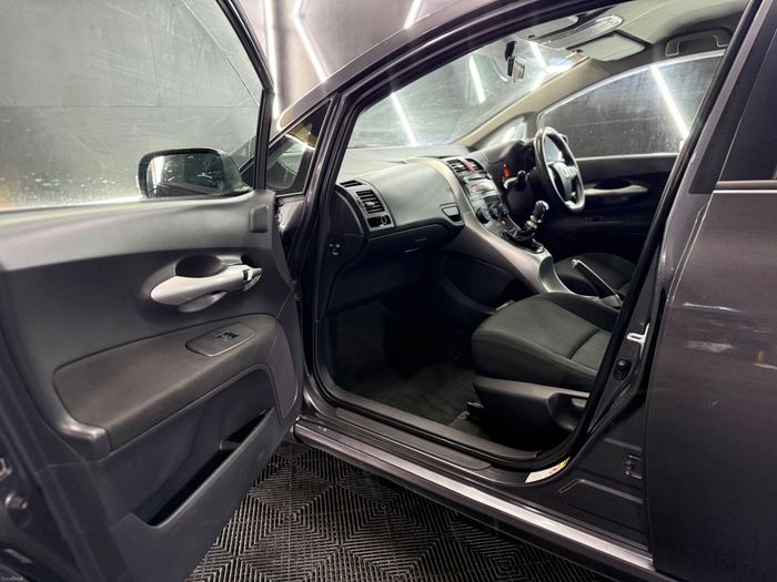 Toyota Auris 2011