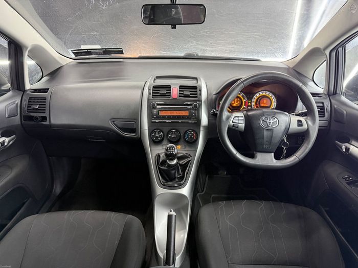 Toyota Auris 2011