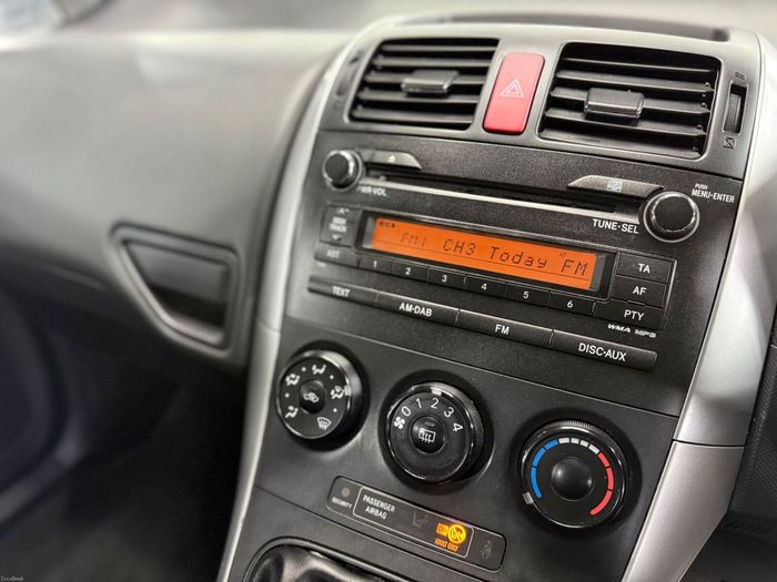 Toyota Auris 2011