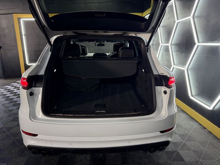 Porsche Cayenne 2020