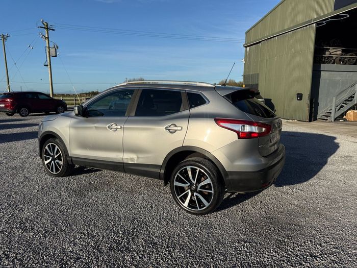 Nissan QASHQAI 2015
