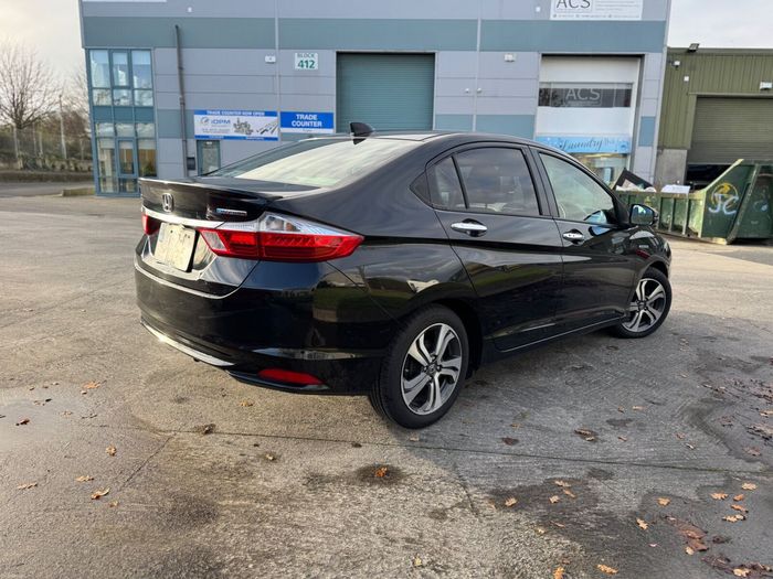 Honda Grace 2016