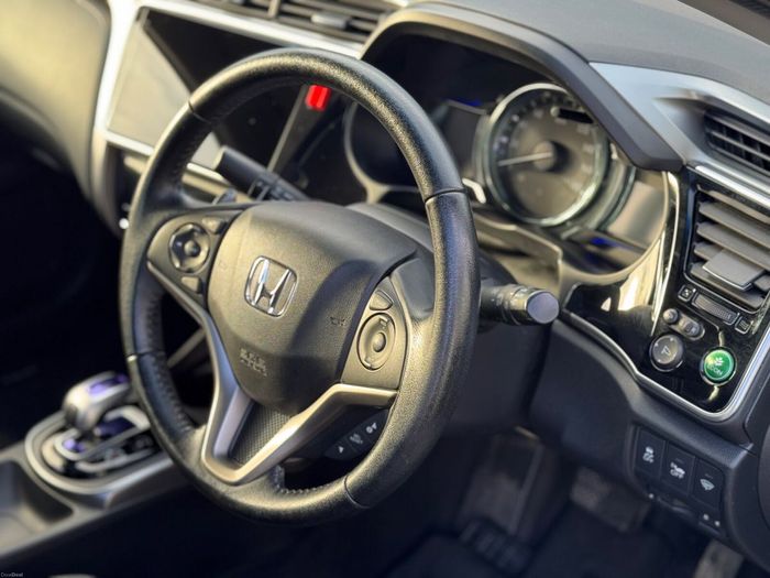 Honda Grace 2016
