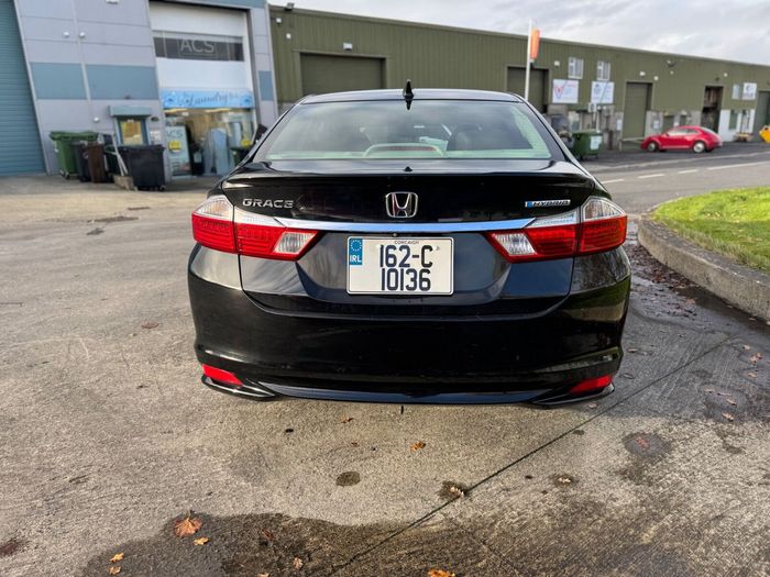 Honda Grace 2016