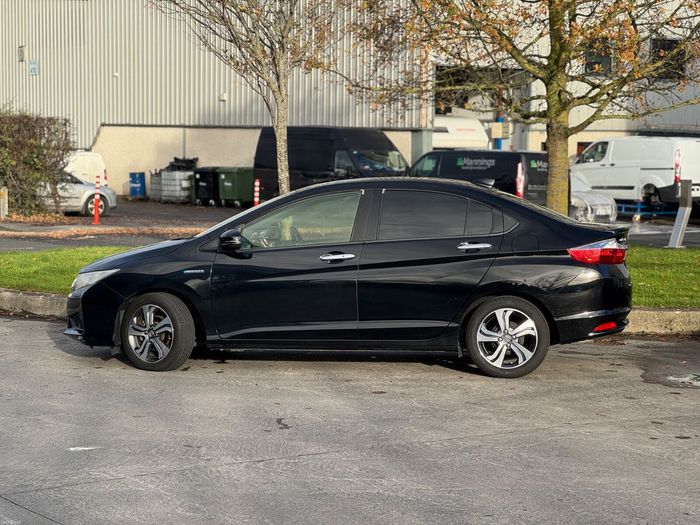 Honda Grace 2016