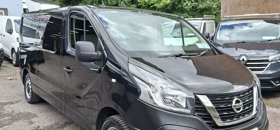 Nissan NV300 2021