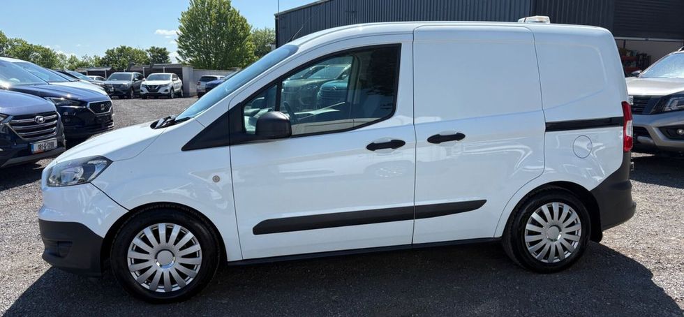 Ford TRANSIT COURIER 2016