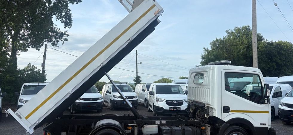 Nissan NV400 2017