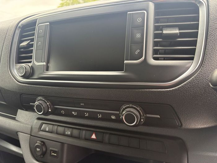 Peugeot Expert 2021