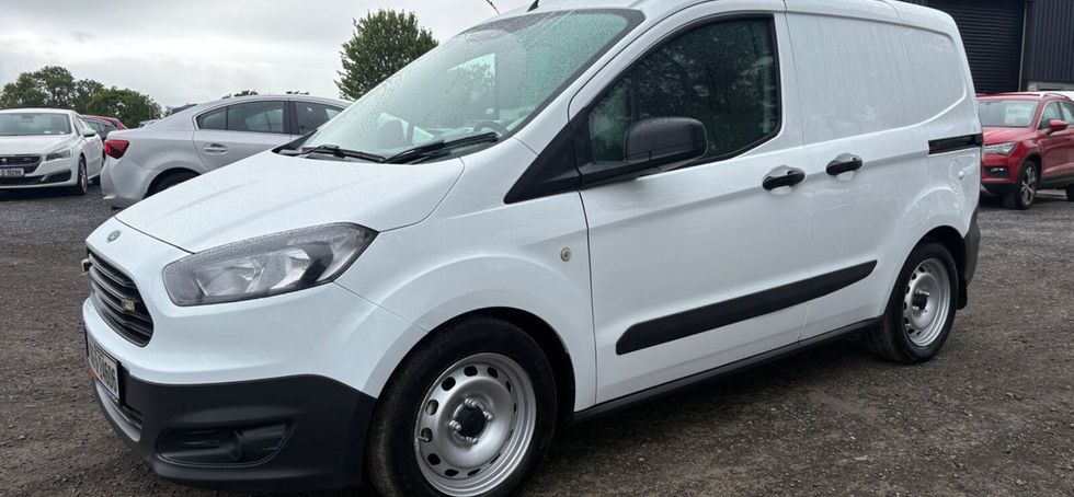 Ford TRANSIT COURIER 2016