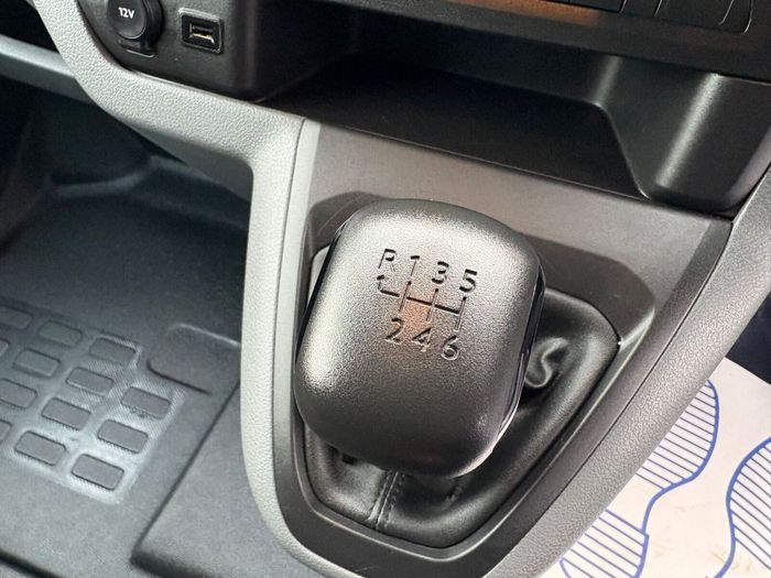 Vauxhall Vivaro 2022