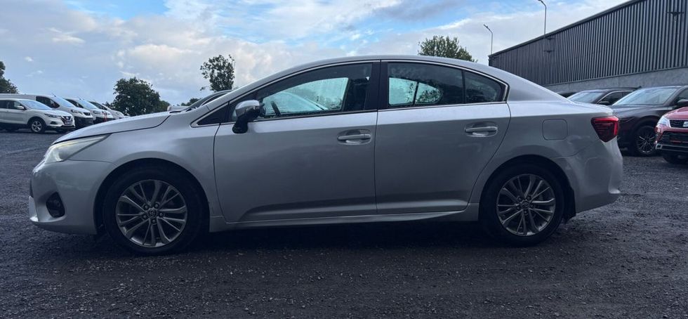 Toyota Avensis 2015