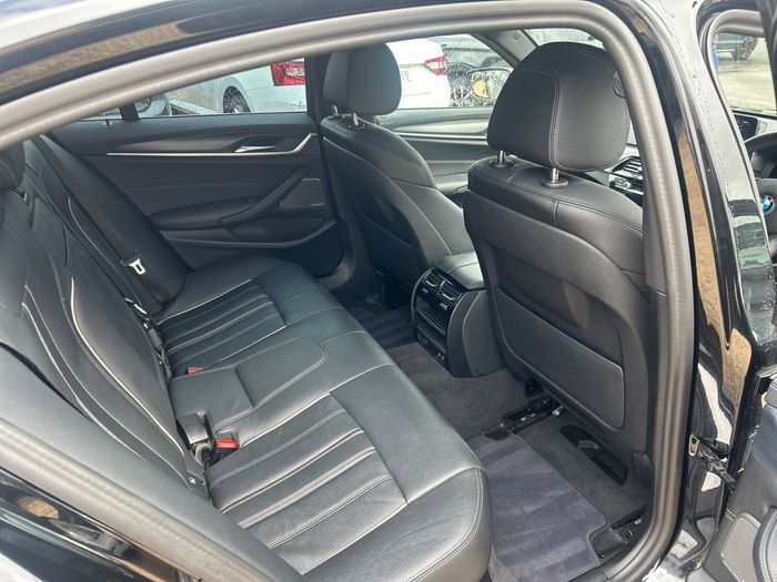 BMW 5 Series 2023