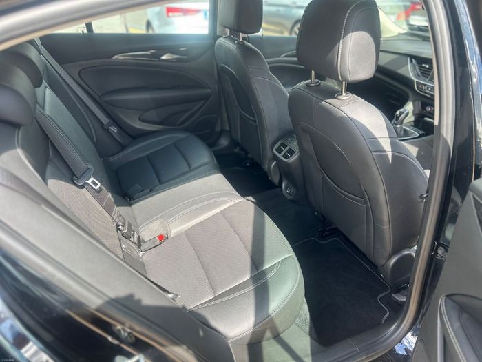 Opel Insignia 2022