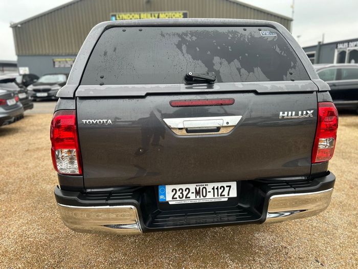 Toyota HiLux 2023