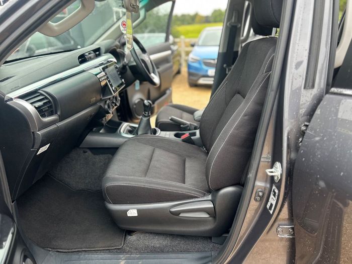Toyota HiLux 2023
