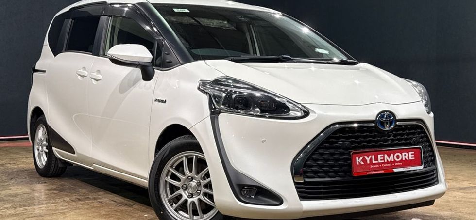 Toyota Sienta 2019