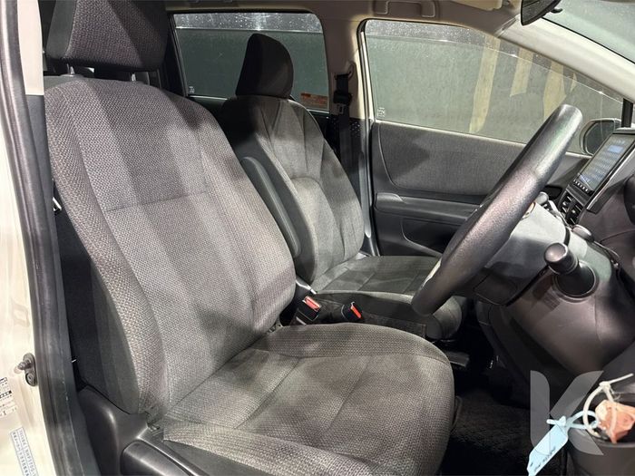 Toyota Sienta 2019