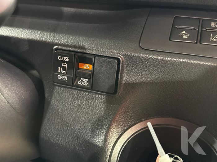 Toyota Sienta 2019