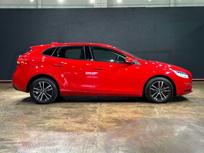 Volvo V40 2019