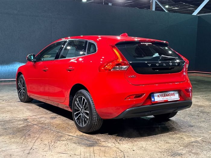 Volvo V40 2019