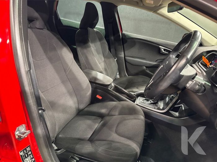 Volvo V40 2019