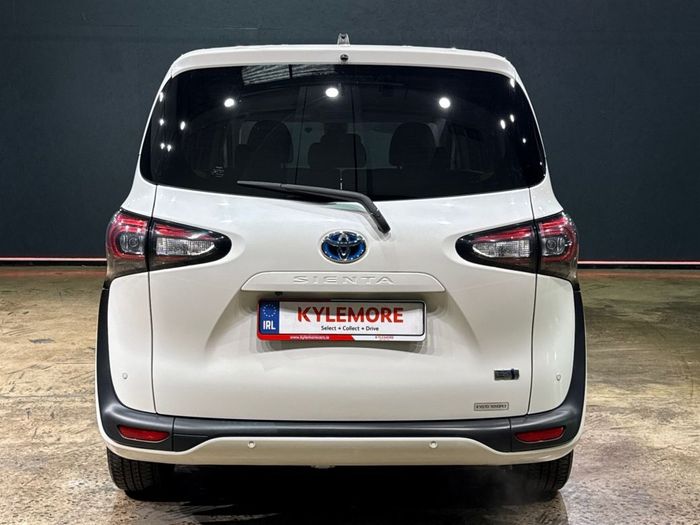 Toyota Sienta 2020