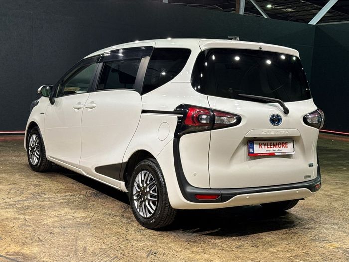 Toyota Sienta 2020