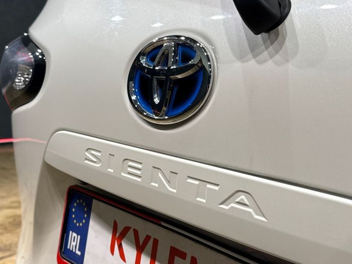 Toyota Sienta 2020
