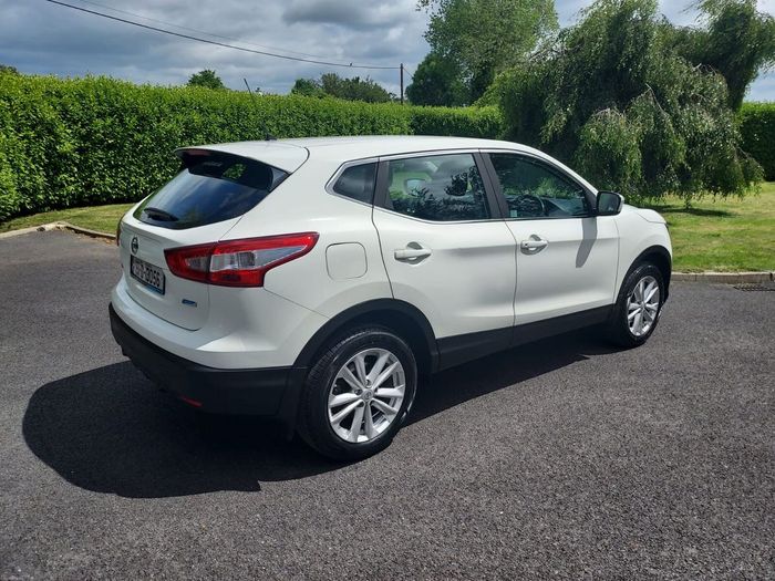 Nissan QASHQAI 2015