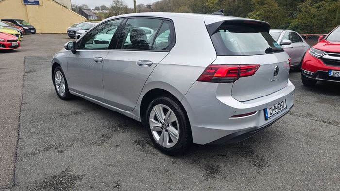 Volkswagen Golf 2021