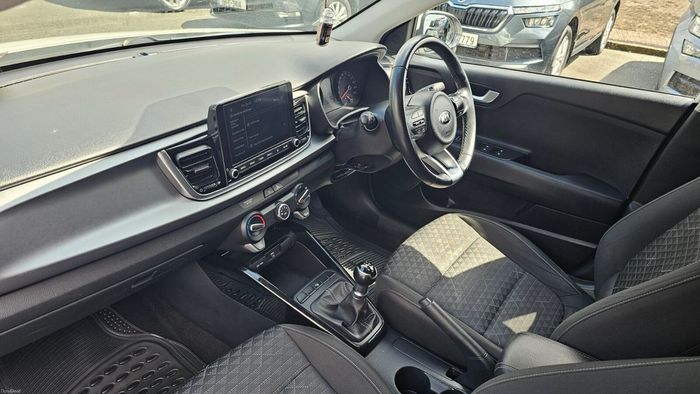 Kia Rio 2021
